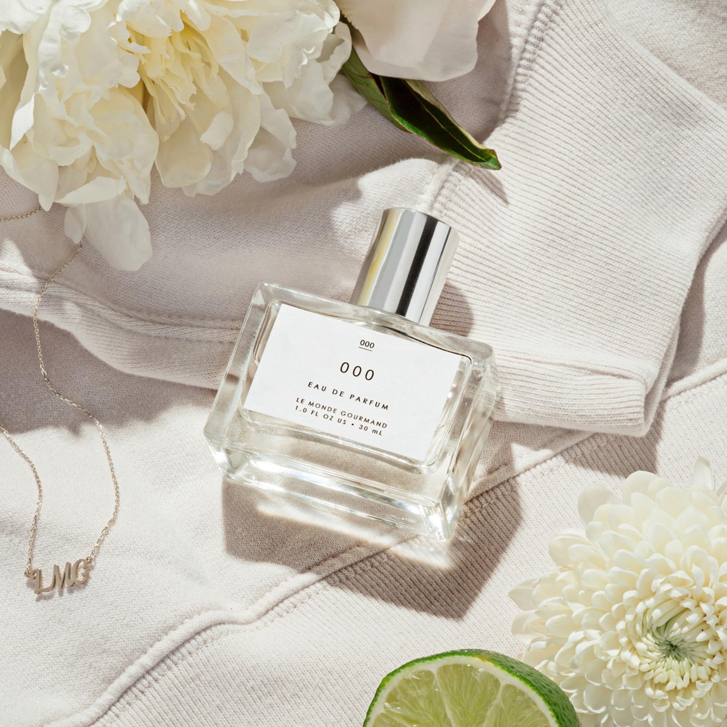 Le Monde Gourmand 000 Eau de Parfum - 1 fl oz (30 ml) - Woody and Fresh, Sophisticated, Warm Fragrance Notes
